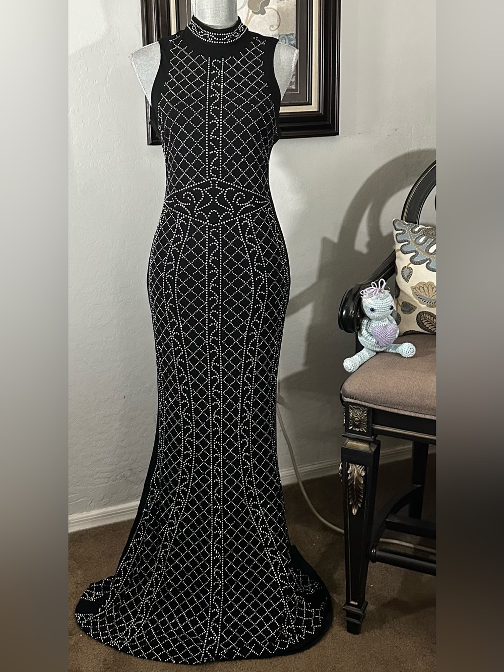 Windsor Rhinestone Halter Neck Mermaid Gown Black Formal Prom Dress Size L